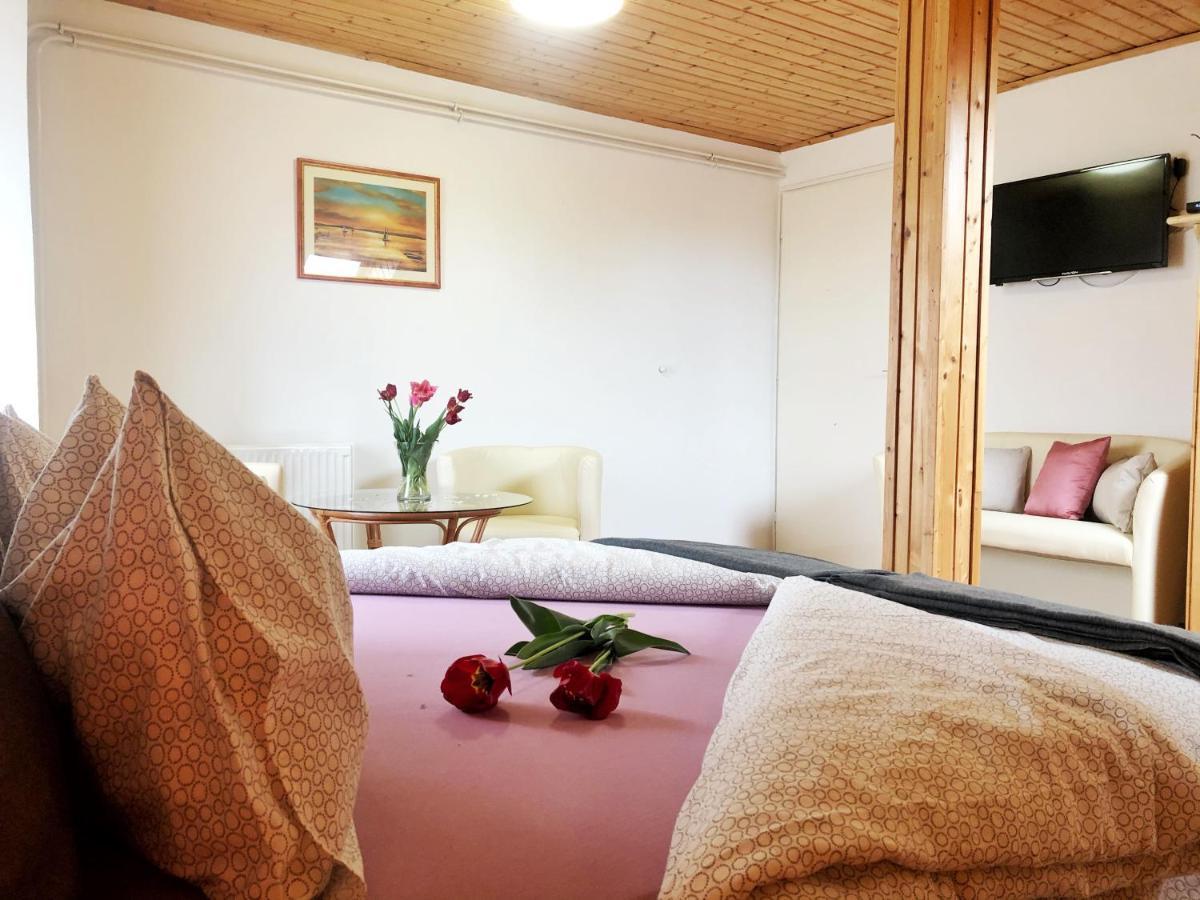 Balaton Apartman 保洛兹瑙克 外观 照片